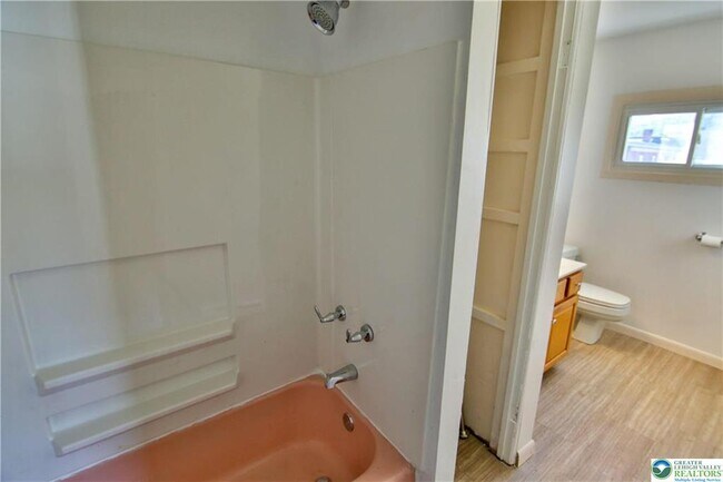 Building Photo - 68 W Center St