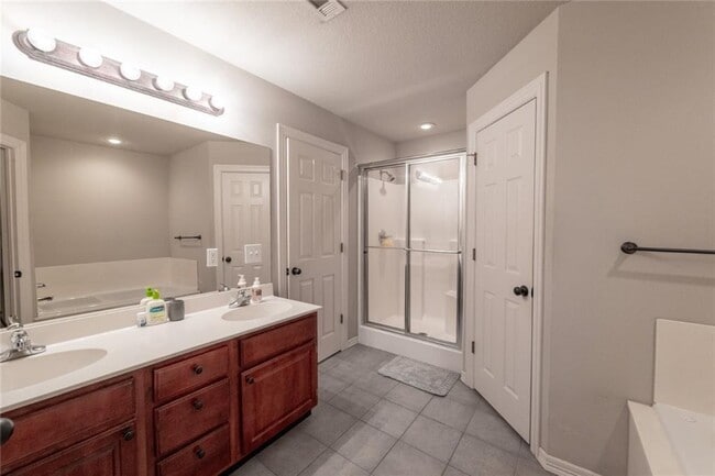 Building Photo - 3449 Mulberry Ln