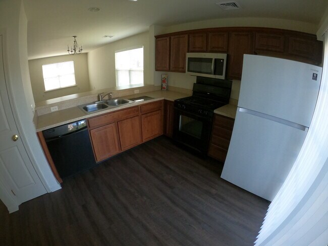 Building Photo - 2121 Quail Hollow Dr