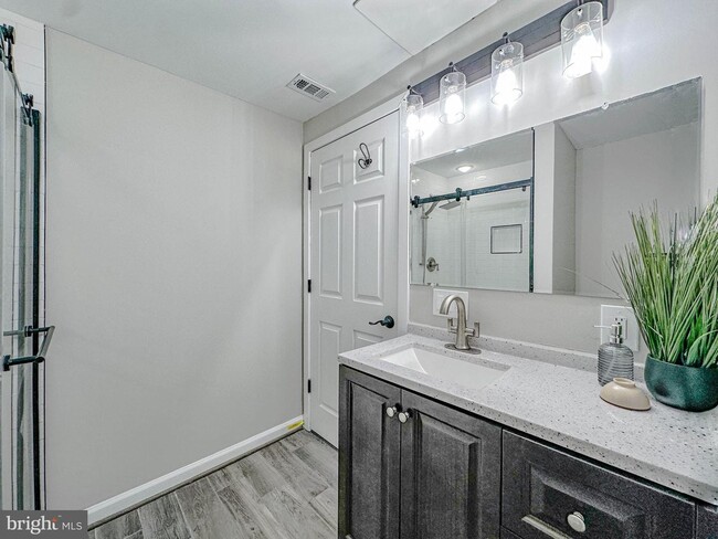 Building Photo - 14627 Thera Way