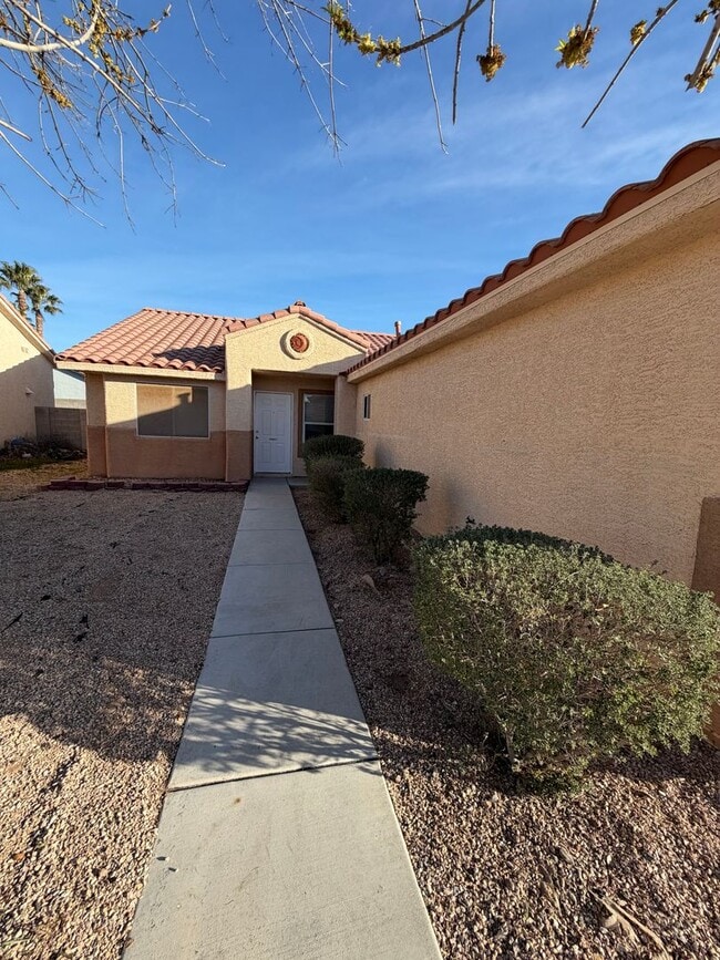 Building Photo - 3 bedroom single story home with no HOA
