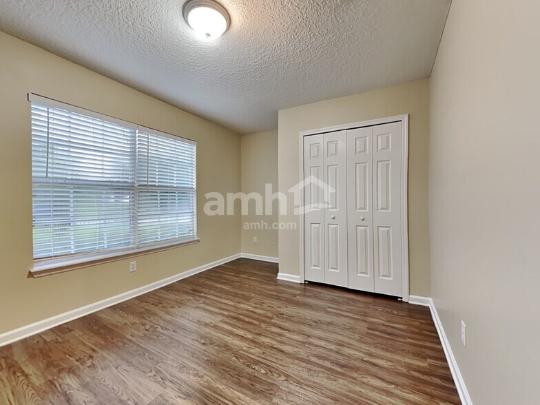 Building Photo - 2120 Pebble Creek Ln