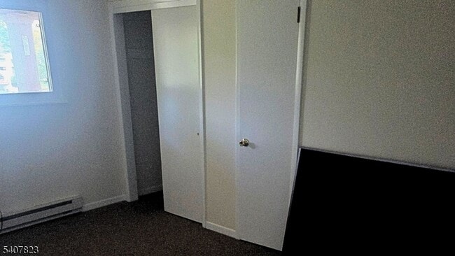 Building Photo - 304 Lake Shore S