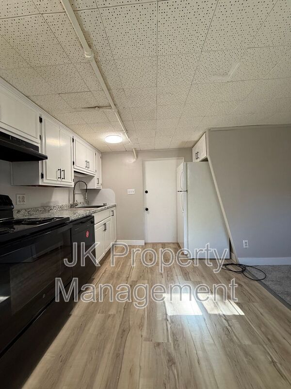 Building Photo - 812 2nd St SW