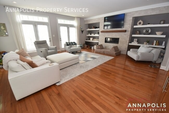 Building Photo - 227 Treyburn Wy