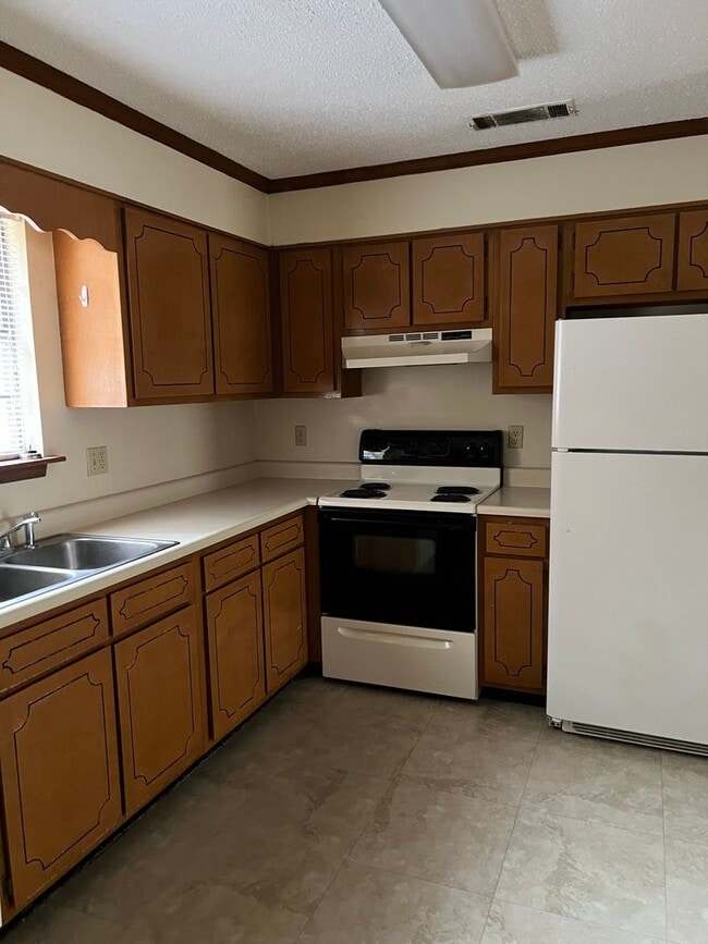 Building Photo - Buck Lane, 1929-A