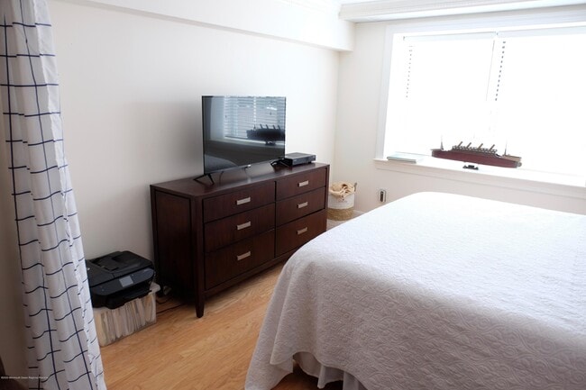 Building Photo - 700 Ocean Ave N