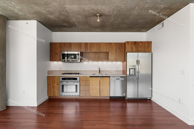Building Photo - The Civic | 11th Floor 2BD/2BA with Stunning Portland Views, Free Parking and Free Utilities!