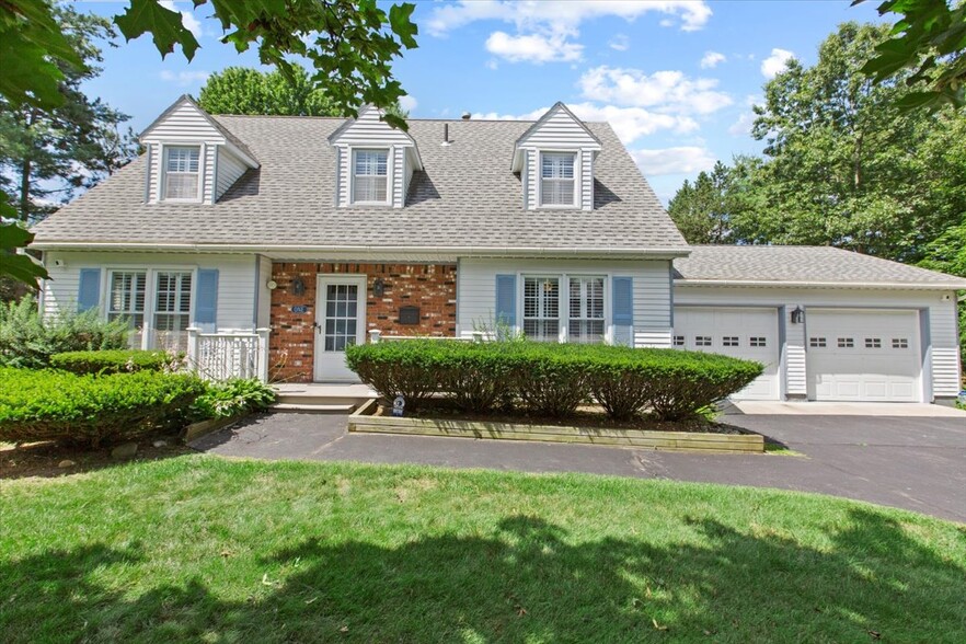 Primary Photo - 1 Patricia Ln