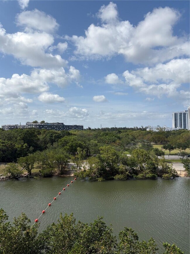 Building Photo - 16385 Biscayne Blvd