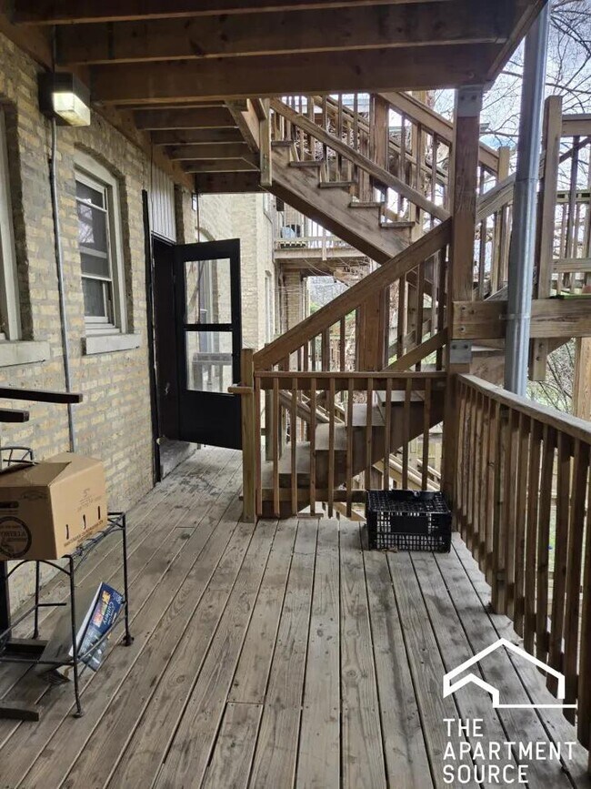 Building Photo - 552 Elmwood Ave