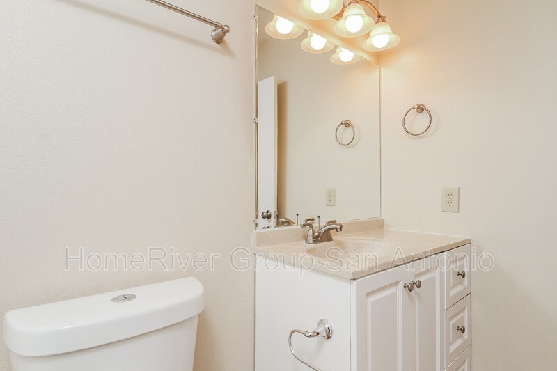 Building Photo - 8019 Chestnut Cedar Dr
