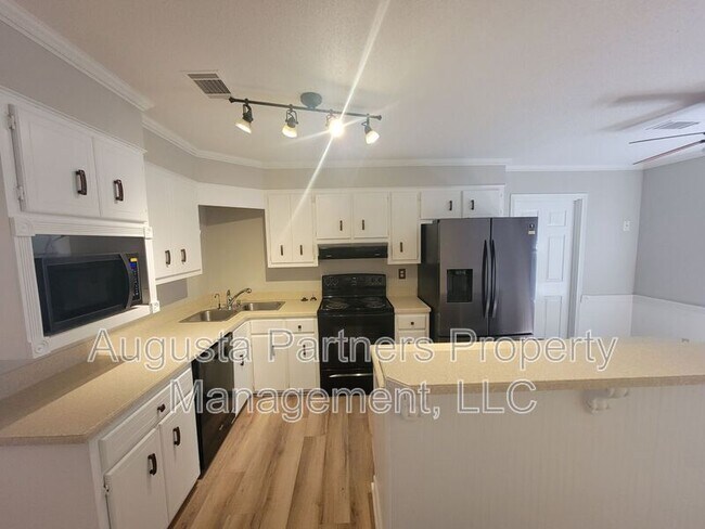 Building Photo - 157 Moss Creek Dr