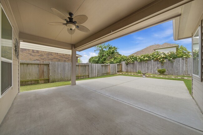 Building Photo - 2716 Sunshade Ct