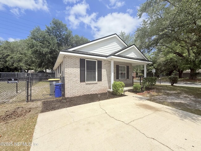 Building Photo - 3686 Wood Creek Ln