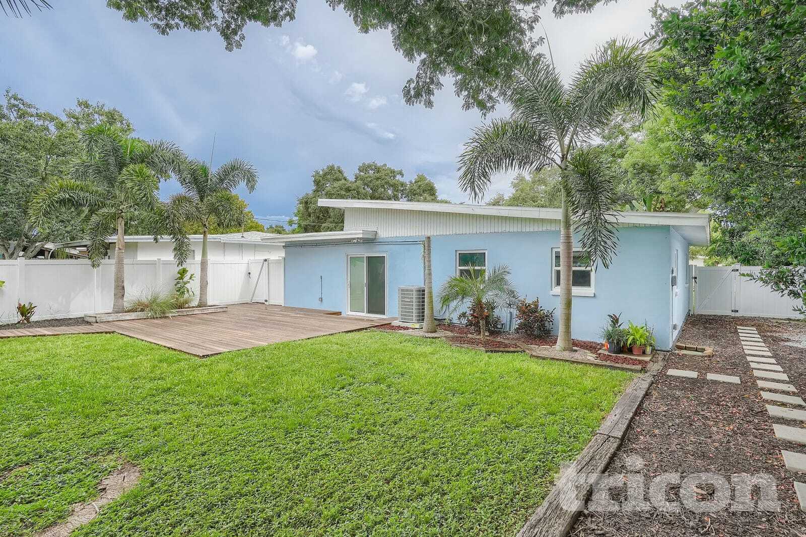 Building Photo - 2317 13th Ave SW