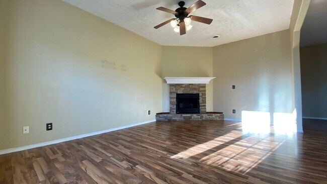 Building Photo - 287 Carmel Valley Way
