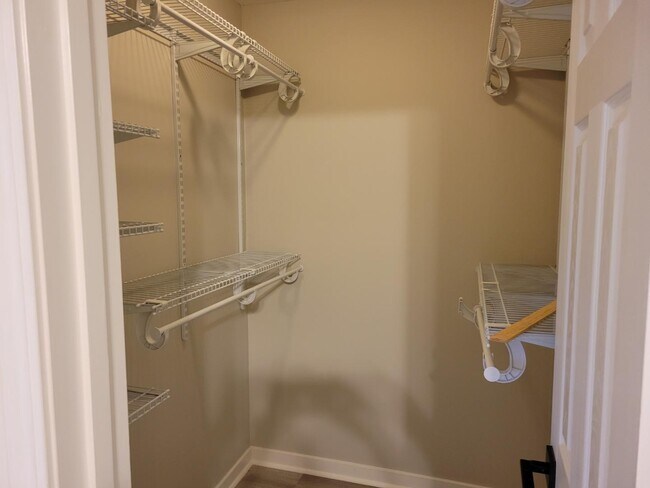 Building Photo - 119 Cedar Spring Cir