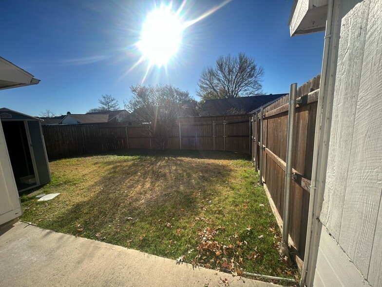 Building Photo - 4233 Fryer St