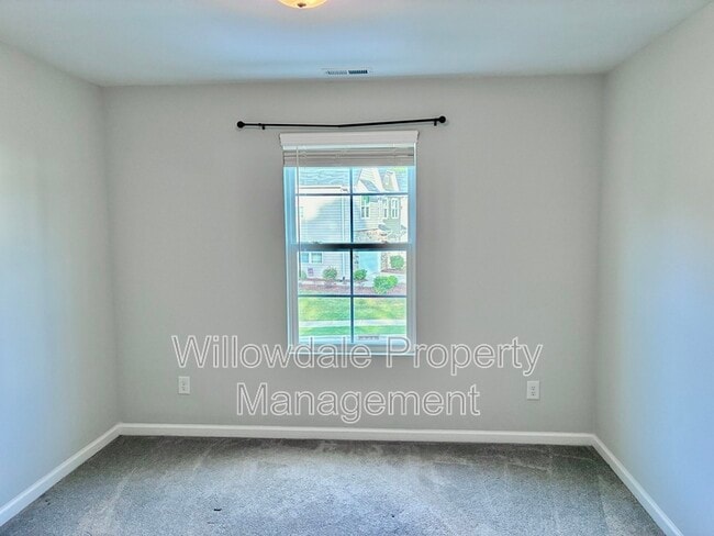 Building Photo - 203 Gremar Dr.