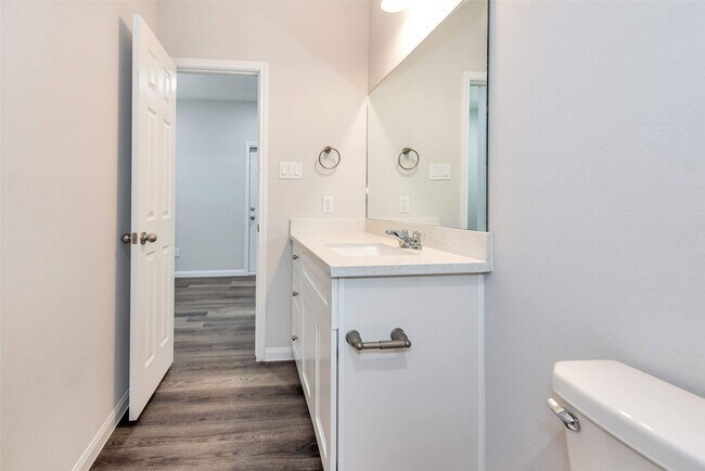 Building Photo - 1683 Rd 3556