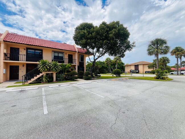 Building Photo - 5985 Forest Hill Blvd