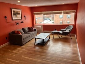 Building Photo - 505 Centre St