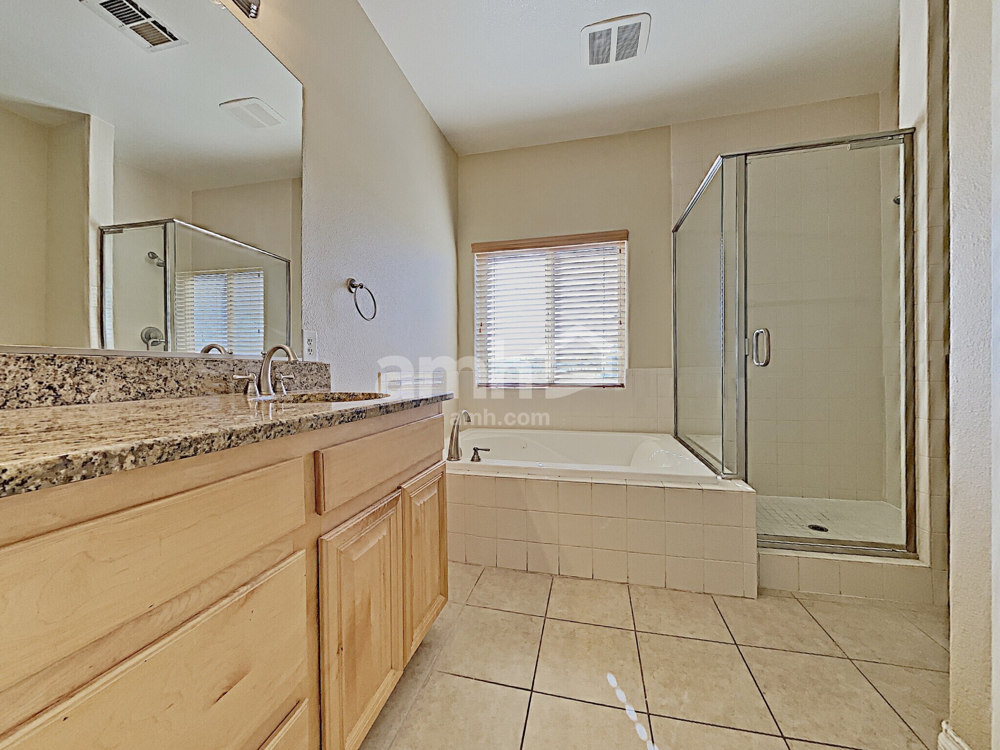 Building Photo - 1095 Willjay Ln