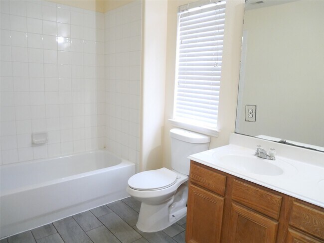 Building Photo - 14915 Aberdeen Meadow Lane