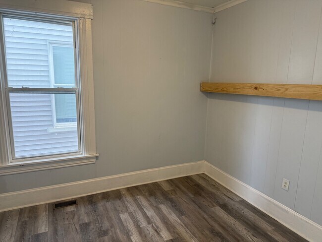 Building Photo - 201 Auburn St