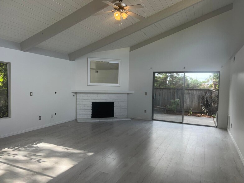 Building Photo - 15 N San Marcos Rd