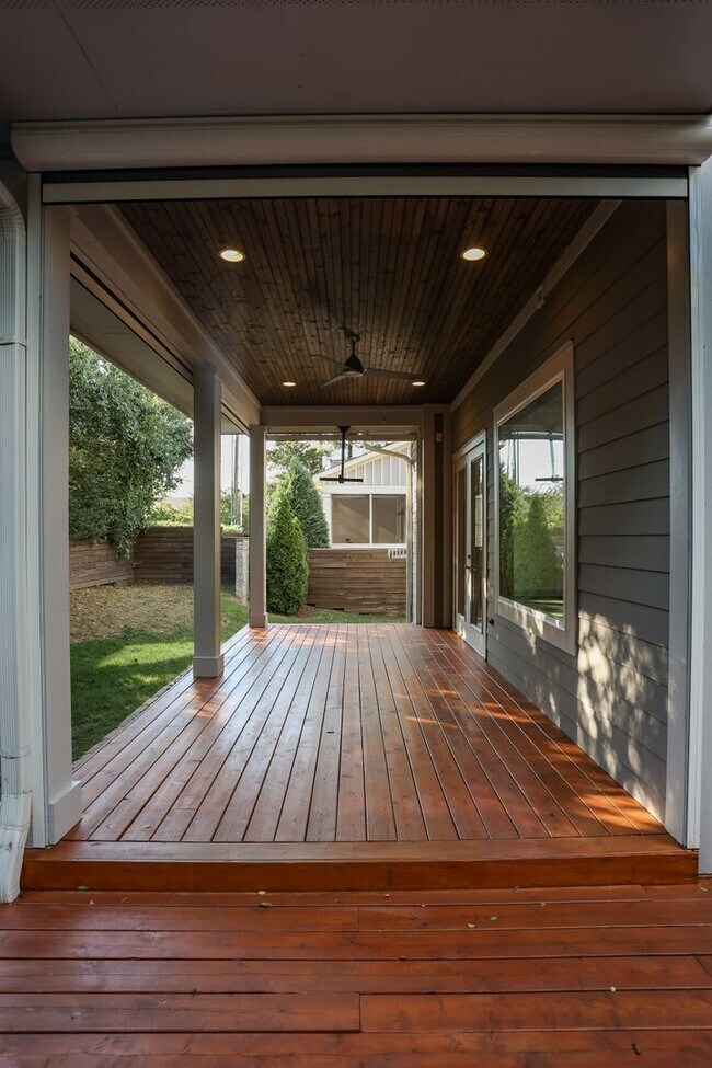 Building Photo - Beautiful Green Hills 4 BD 3 1/2 BA Home W...