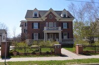 Building Photo - 81 S Williams St