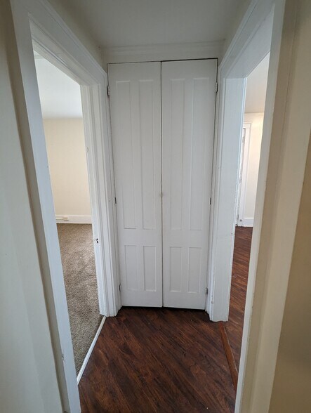 Building Photo - 608 Elmwood Ave