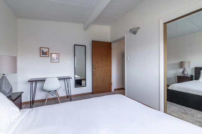 Building Photo - 814 Emily Dr