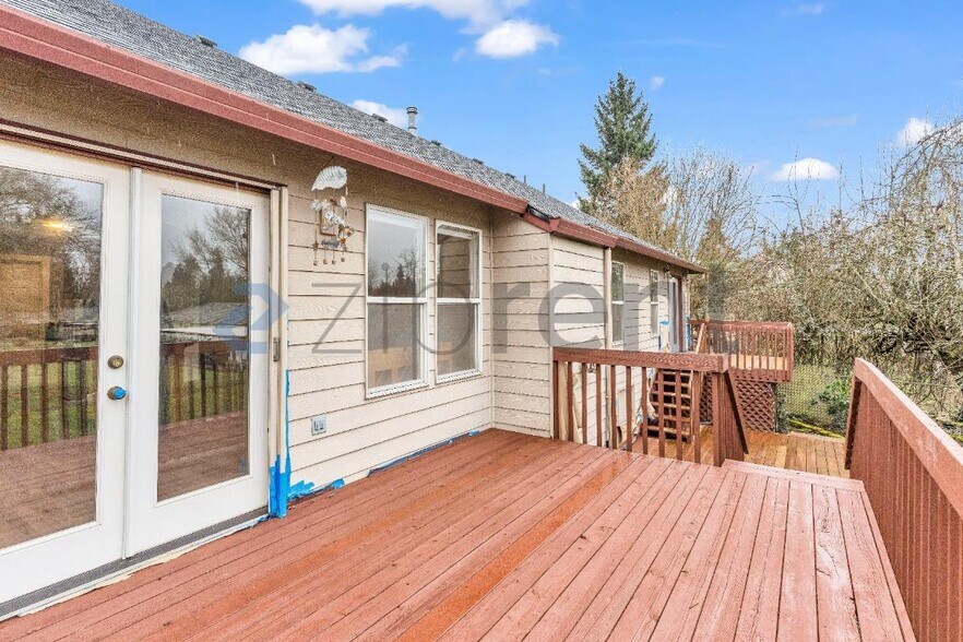 Building Photo - 9904 NE 27th Ct