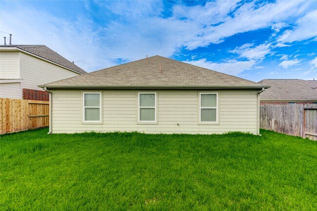 Building Photo - 14839 Fir Knoll Way