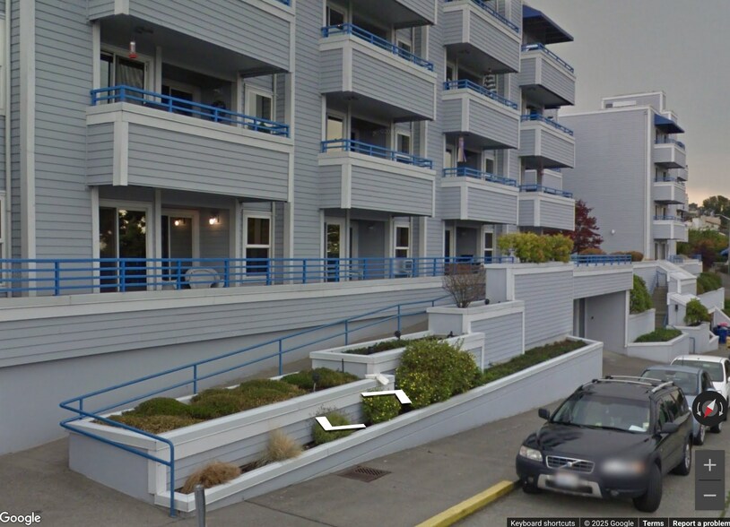 Building Photo - 2244 13th Ave W