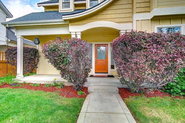 Building Photo - Beautiful Home In Hidden Springs