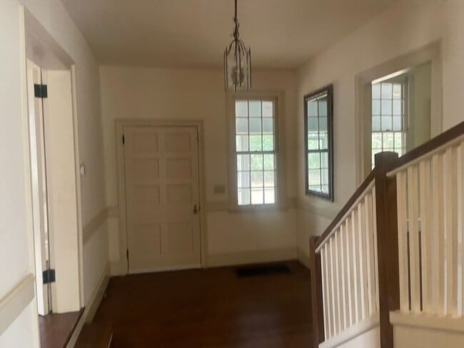 Building Photo - Updated farmhouse