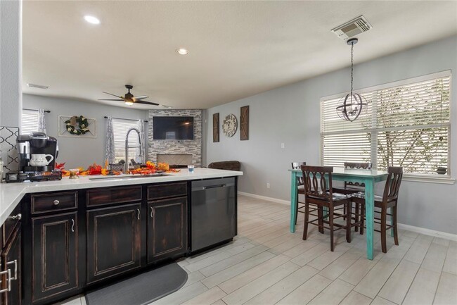 Building Photo - 4339 S Vineyard Mdw Ln