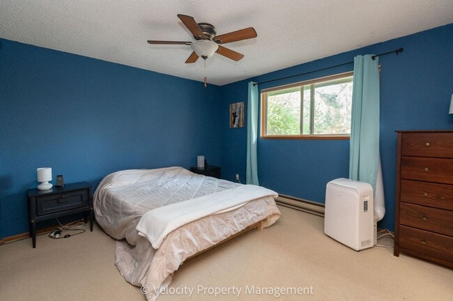 Building Photo - Beautiful home on a large half acre lot!