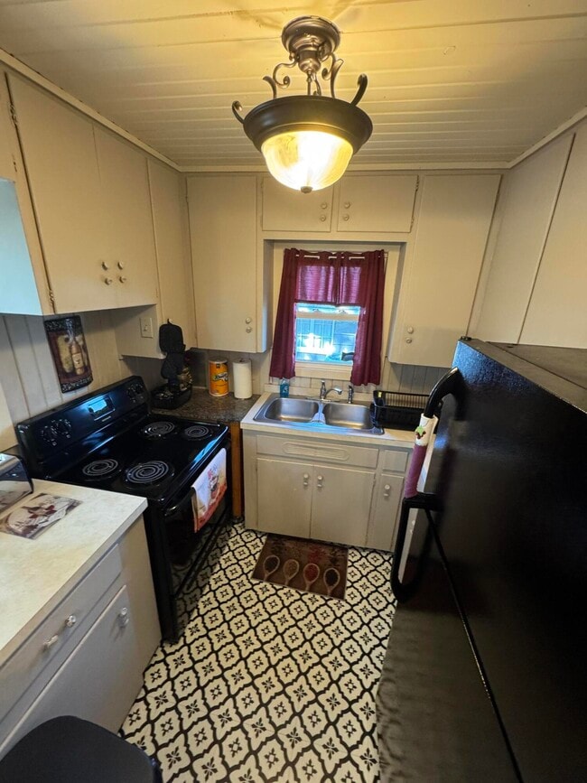 Building Photo - 13512 Venetian Dr