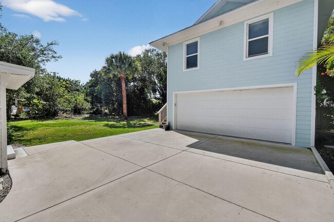 Building Photo - 608 SE 5th St