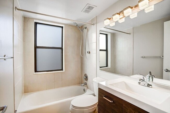 Building Photo - 1727 R St NW