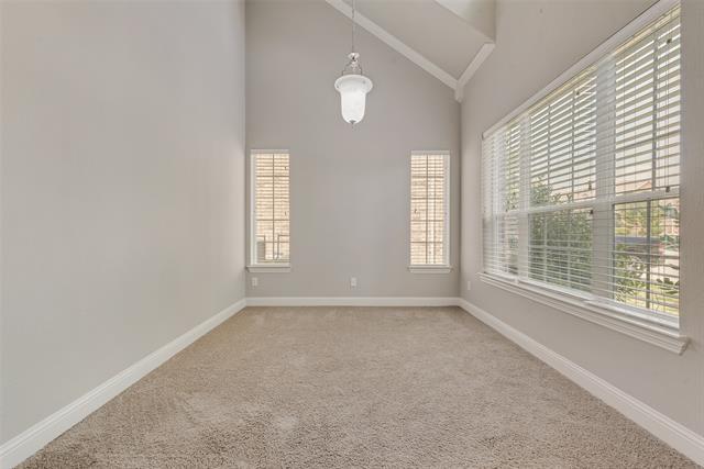 Building Photo - 4037 Hawthorne Dr