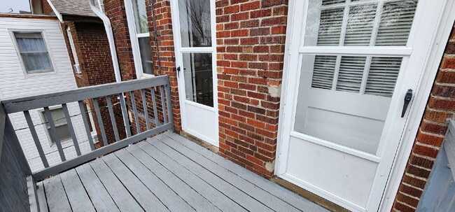 Building Photo - Bright & Spacious 2-Bedroom Apartment with Private Outdoor Space