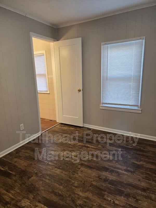 Building Photo - 1502 S Pleasant St