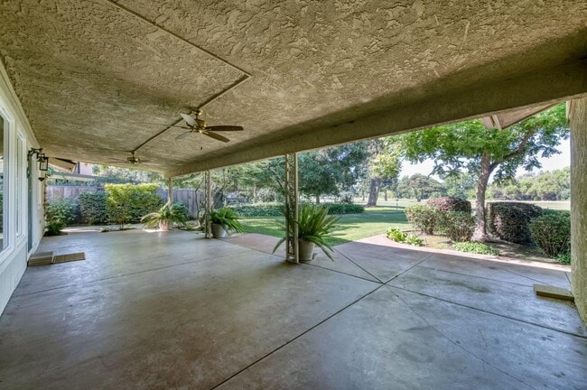 Building Photo - 39771 Rd 33