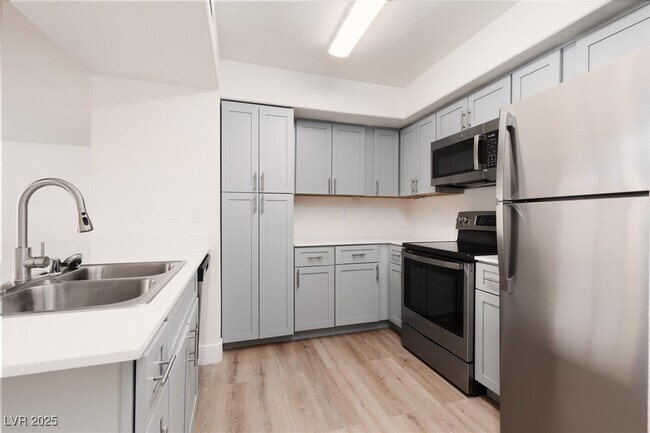 Building Photo - 2300 E Silverado Ranch Blvd